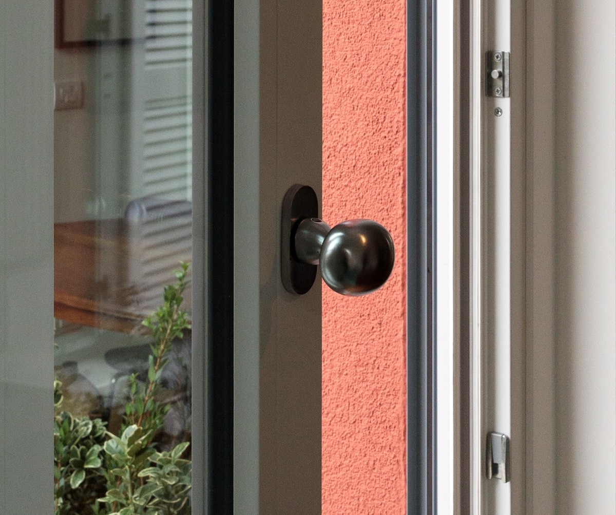 Dettaglio infissi per ristrutturazione del terrazzo a milano con Creo Casa Milano